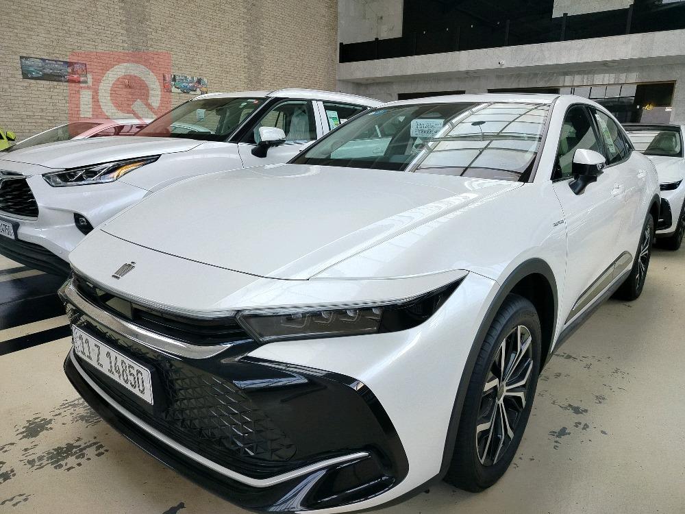 تۆیۆتا كراون سێگنیا